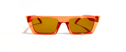 Anteojos de sol realizados en pasta, con lentes en policarbonato y protección uv 400. Los anteojos tienen bisagras plásticas y vienen con funda.