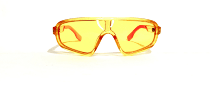Anteojos de sol realizados en pasta, con lentes en policarbonato y protección uv 400. Los anteojos tienen bisagras metálicas y vienen con funda.
