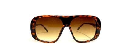 Anteojos de sol realizados en pasta, con lentes en policarbonato y protección uv 400. Los anteojos tienen bisagras metálicas y vienen con estuche.